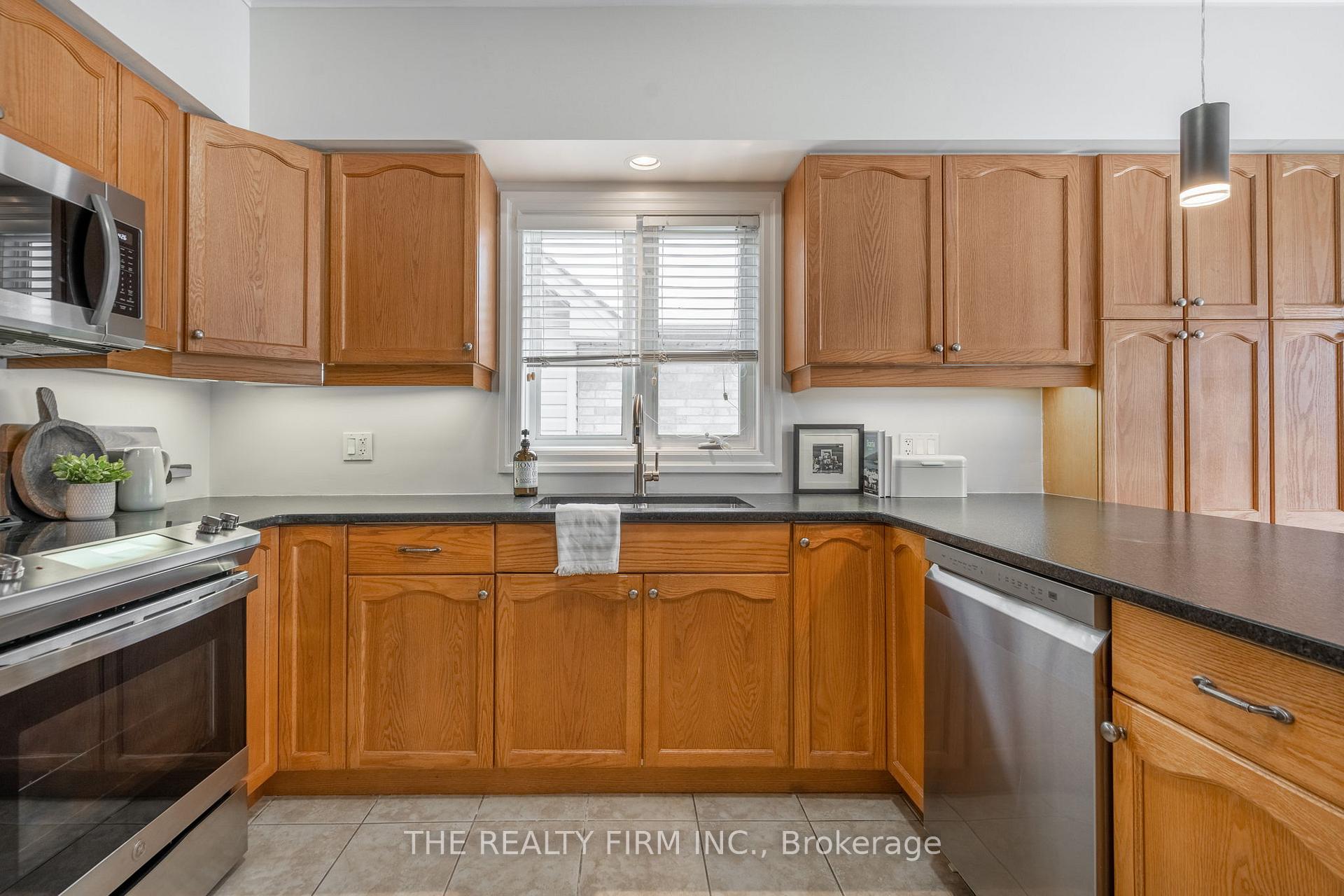Photo 10 of Unit 4, 1 St John's Drive, Middlesex Centre, Arva — HOMEH