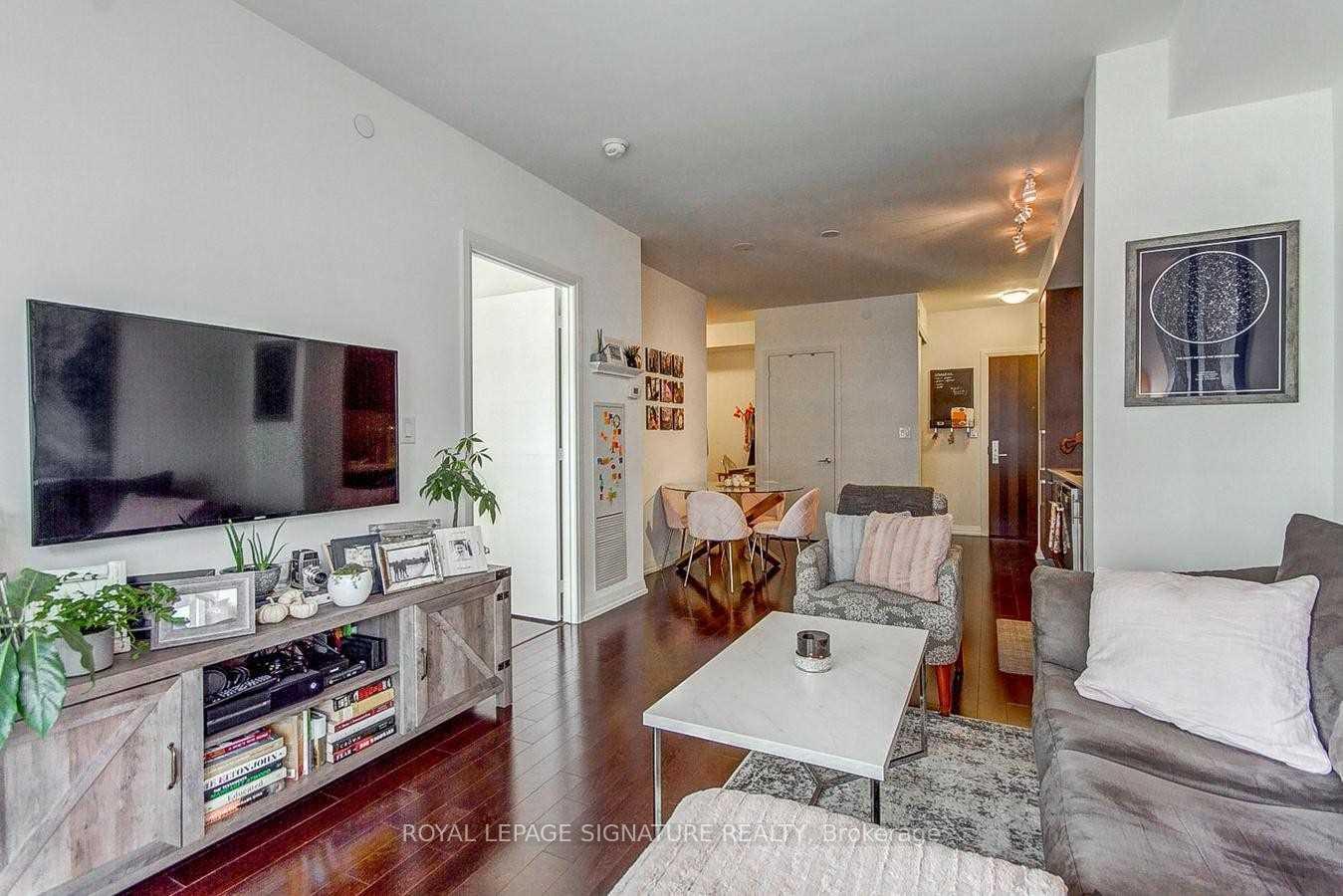 Photo 6 of Unit 1809, 460 Adelaide Street E, Toronto, Moss Park — HOMEH