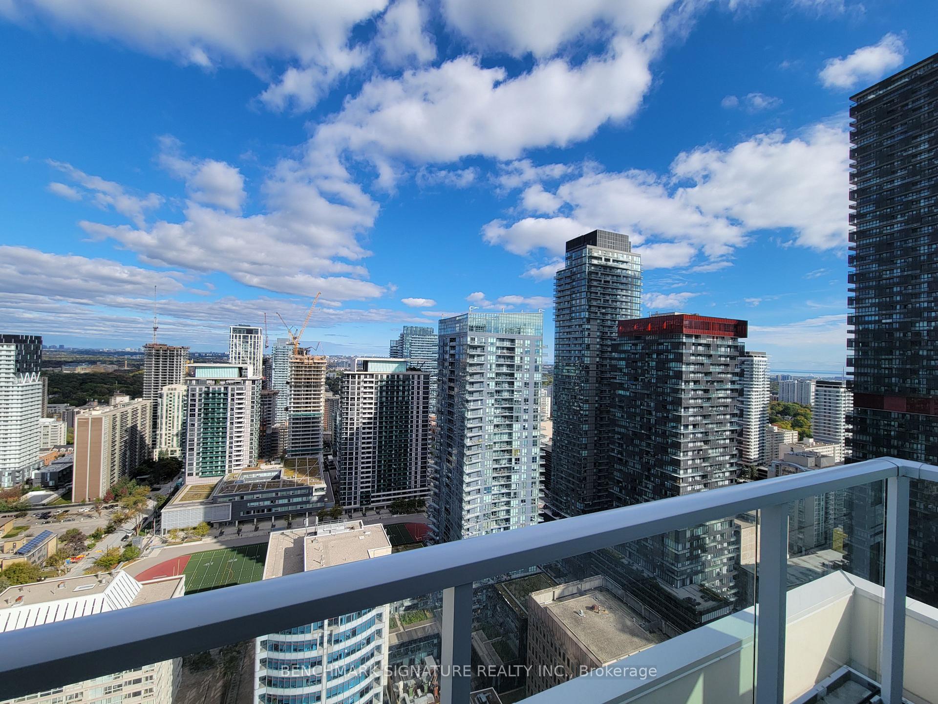 Front of Unit 2903, 33 Helendale Avenue