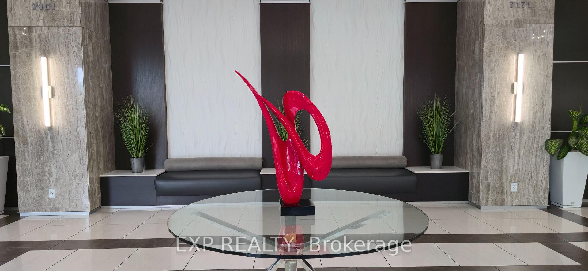 Photo 3 of Unit 1832, 7161 Yonge Street, Markham, Grandview — HOMEH