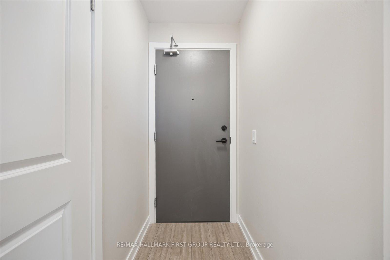 Photo 4 of Unit 302, 1010 Dundas Street E, Whitby, Pringle Creek — HOMEH