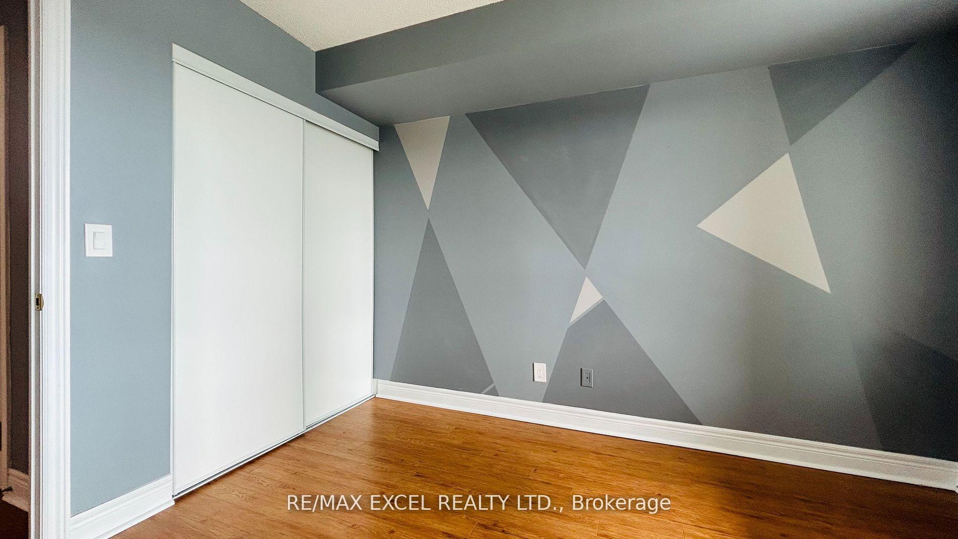 Photo 4 of Unit 807, 48 Suncrest Boulevard, Markham, Commerce Valley — HOMEH