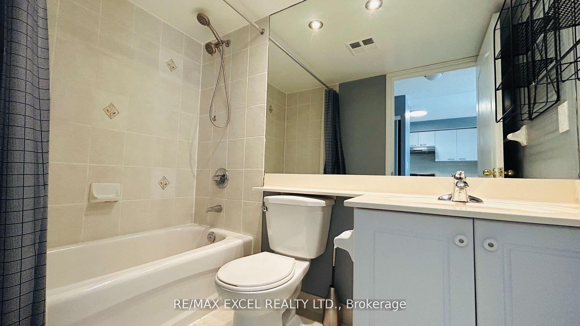 Photo 6 of Unit 807, 48 Suncrest Boulevard, Markham, Commerce Valley — HOMEH