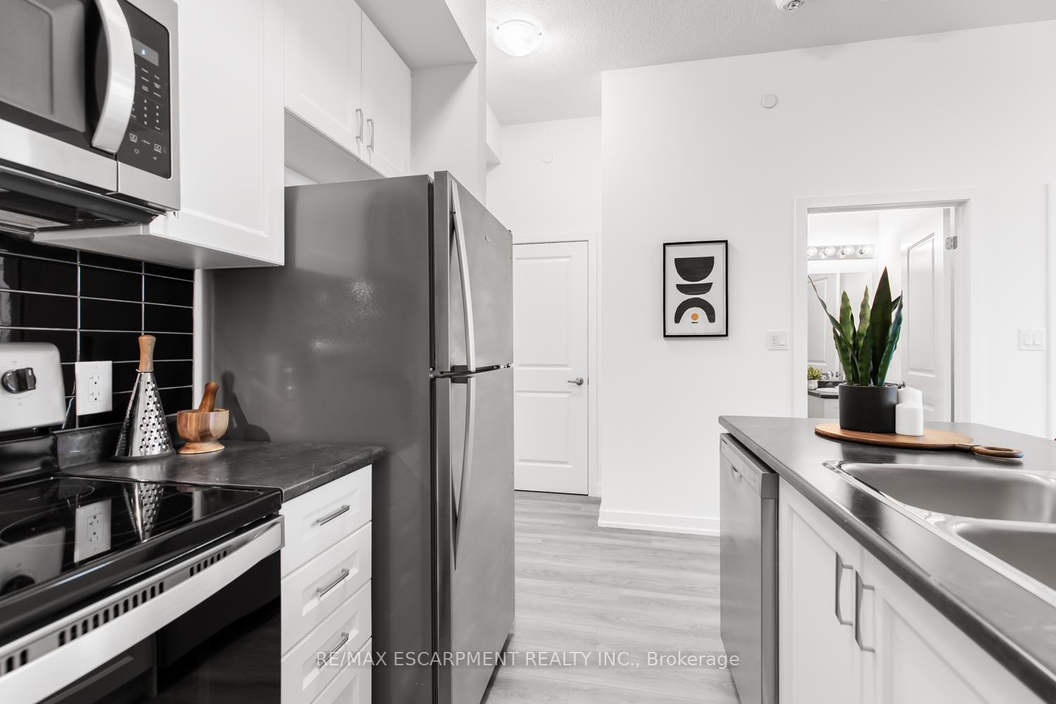 Photo 8 of Unit 1203, 470 Dundas Street E, Hamilton, Waterdown — HOMEH