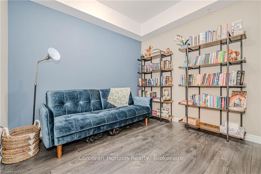 Photo 10 of Unit 810, 85 Robinson Street, Hamilton, Durand — HOMEH