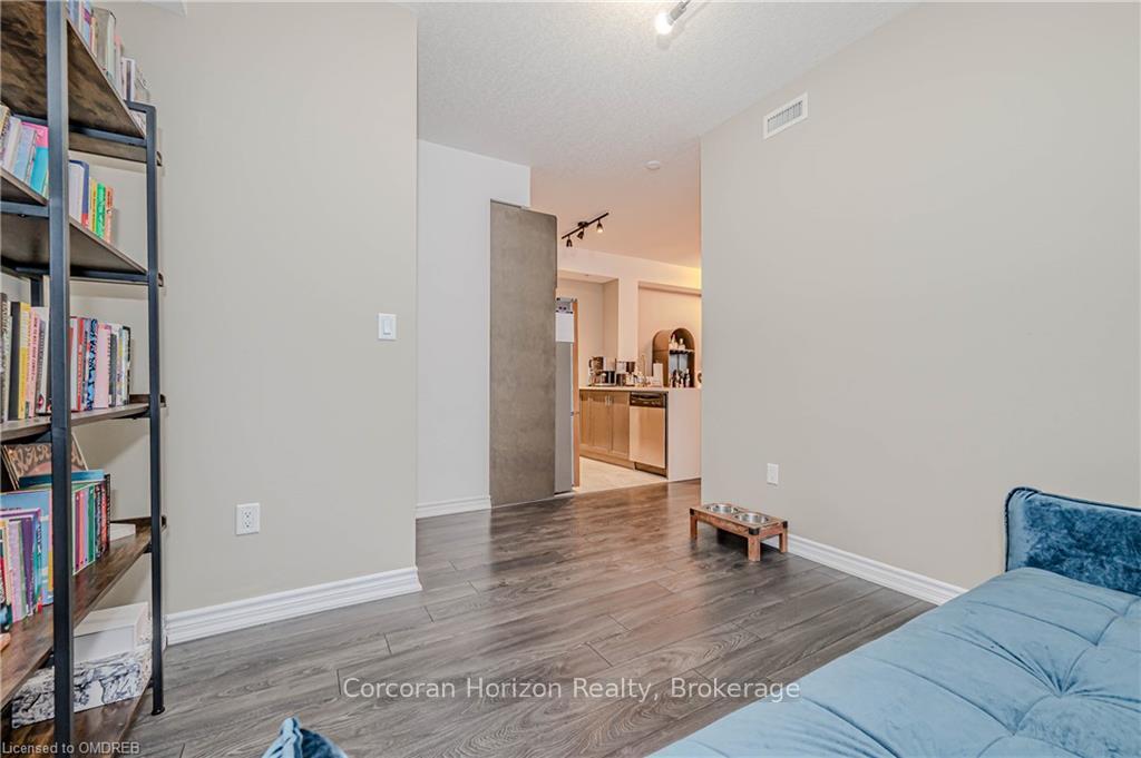 Photo 11 of Unit 810, 85 Robinson Street, Hamilton, Durand — HOMEH