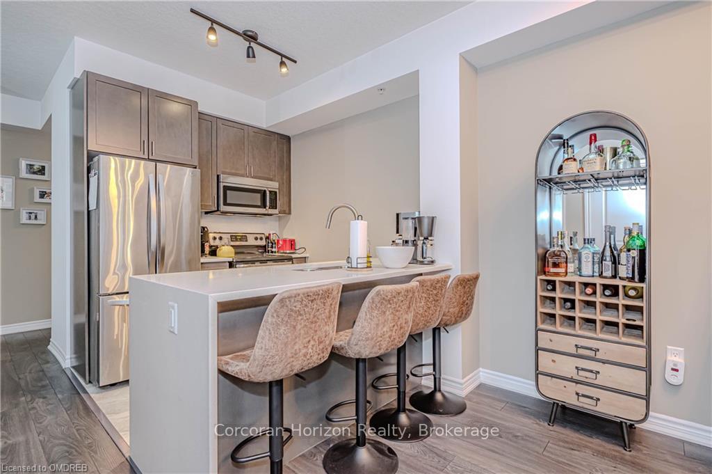 Photo 12 of Unit 810, 85 Robinson Street, Hamilton, Durand — HOMEH