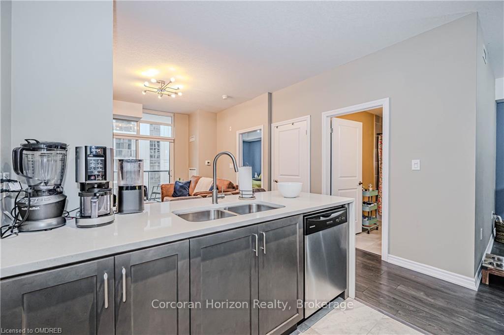 Photo 13 of Unit 810, 85 Robinson Street, Hamilton, Durand — HOMEH