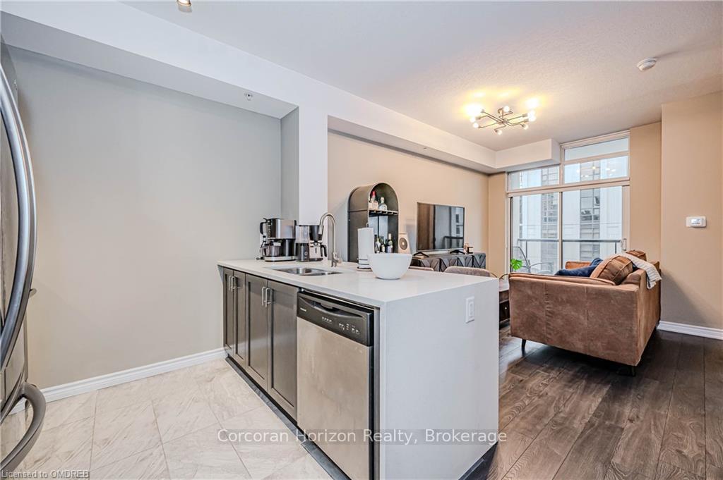 Photo 15 of Unit 810, 85 Robinson Street, Hamilton, Durand — HOMEH