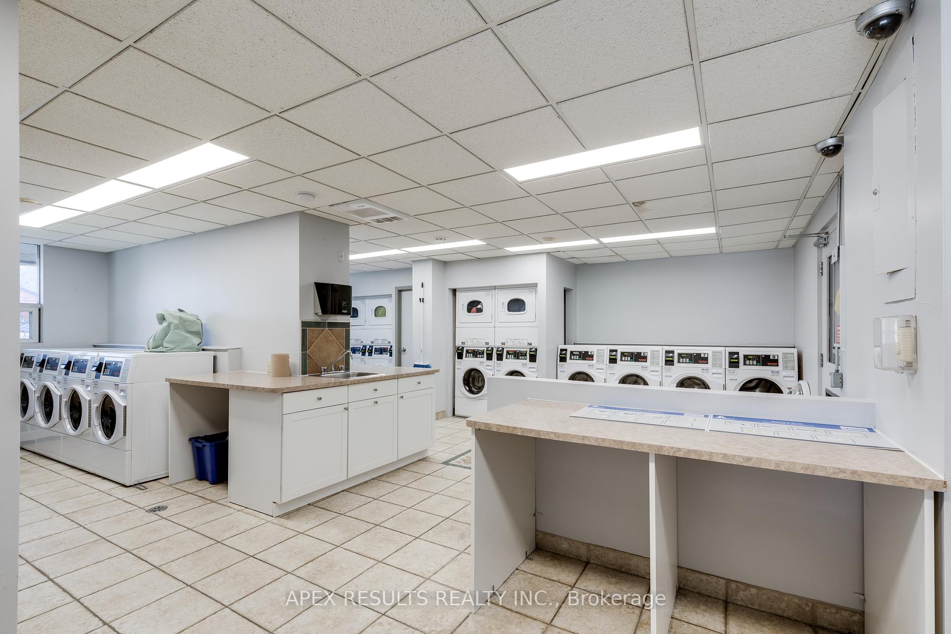 Photo 11 of Unit 503, 150 Charlton Avenue E, Hamilton, Corktown — HOMEH