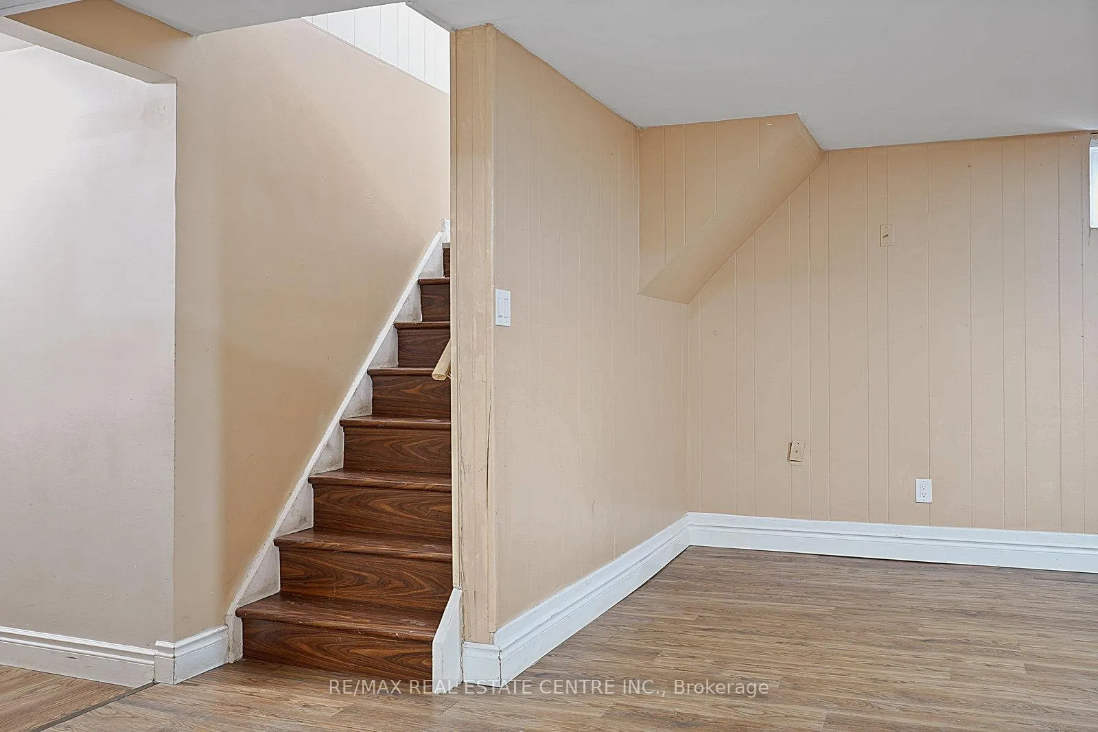 Photo 6 of Unit Lower, 89 Forsythia Road, Brampton, Southgate — HOMEH