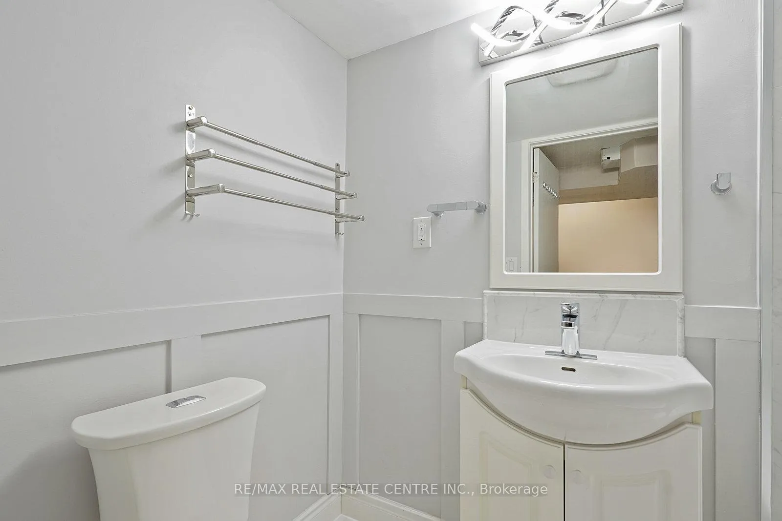 Photo 12 of Unit Lower, 89 Forsythia Road, Brampton, Southgate — HOMEH