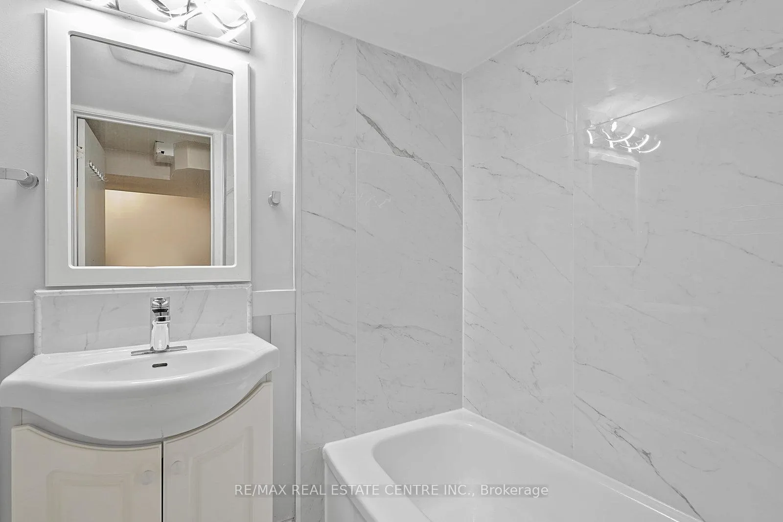 Photo 13 of Unit Lower, 89 Forsythia Road, Brampton, Southgate — HOMEH