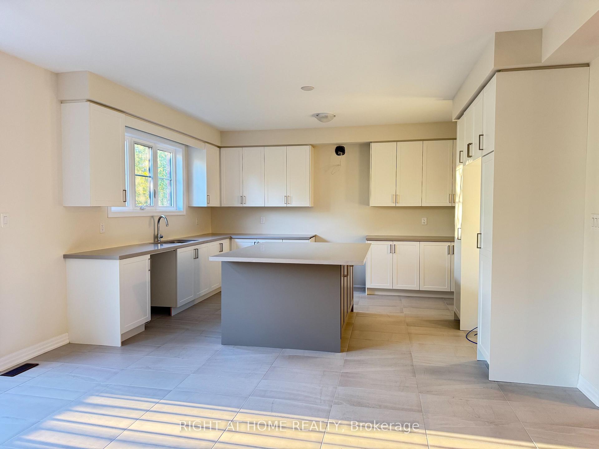 Photo 4 of 211 Sutherland Street S, Clearview, Stayner — HOMEH