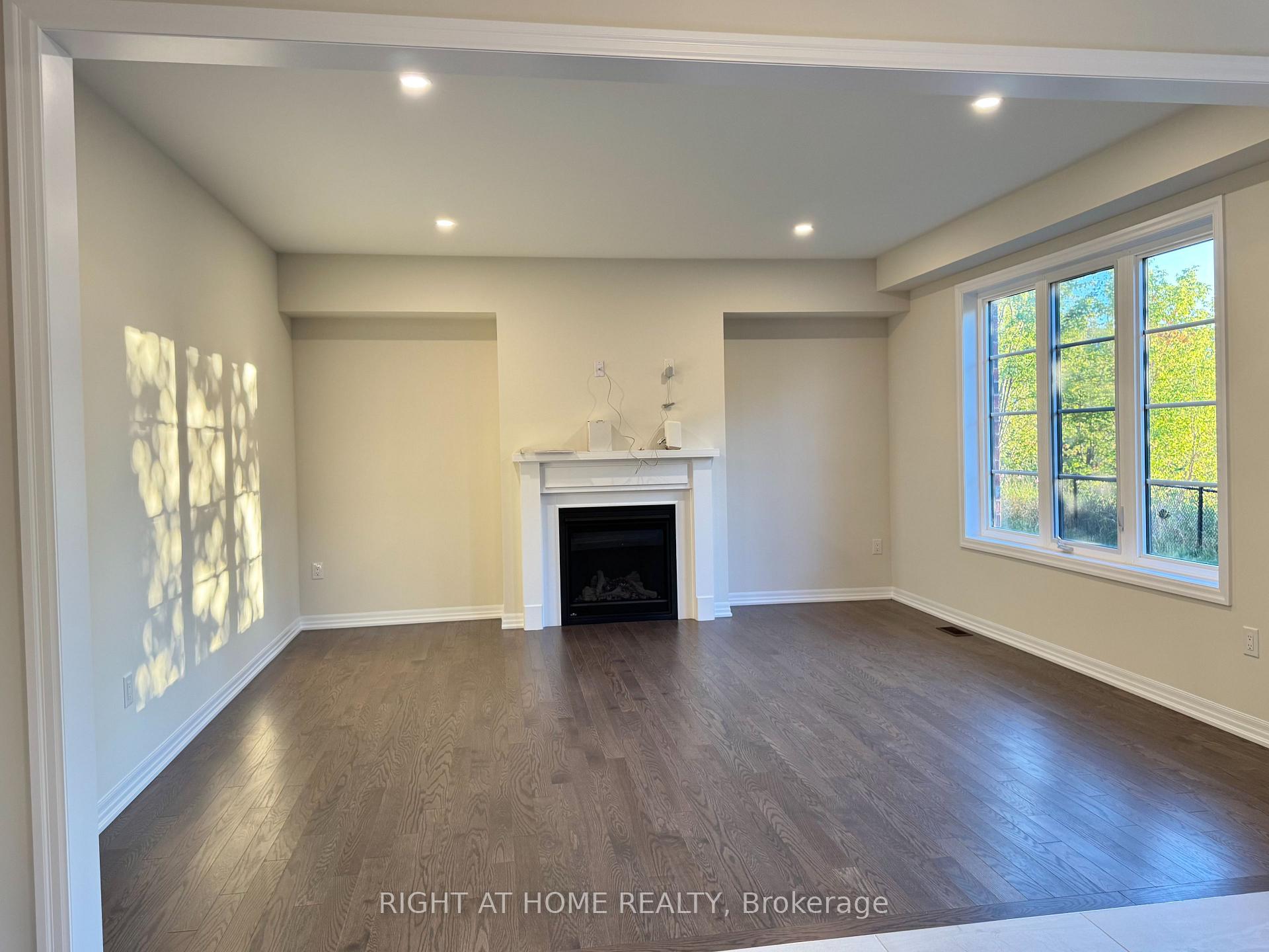 Photo 7 of 211 Sutherland Street S, Clearview, Stayner — HOMEH