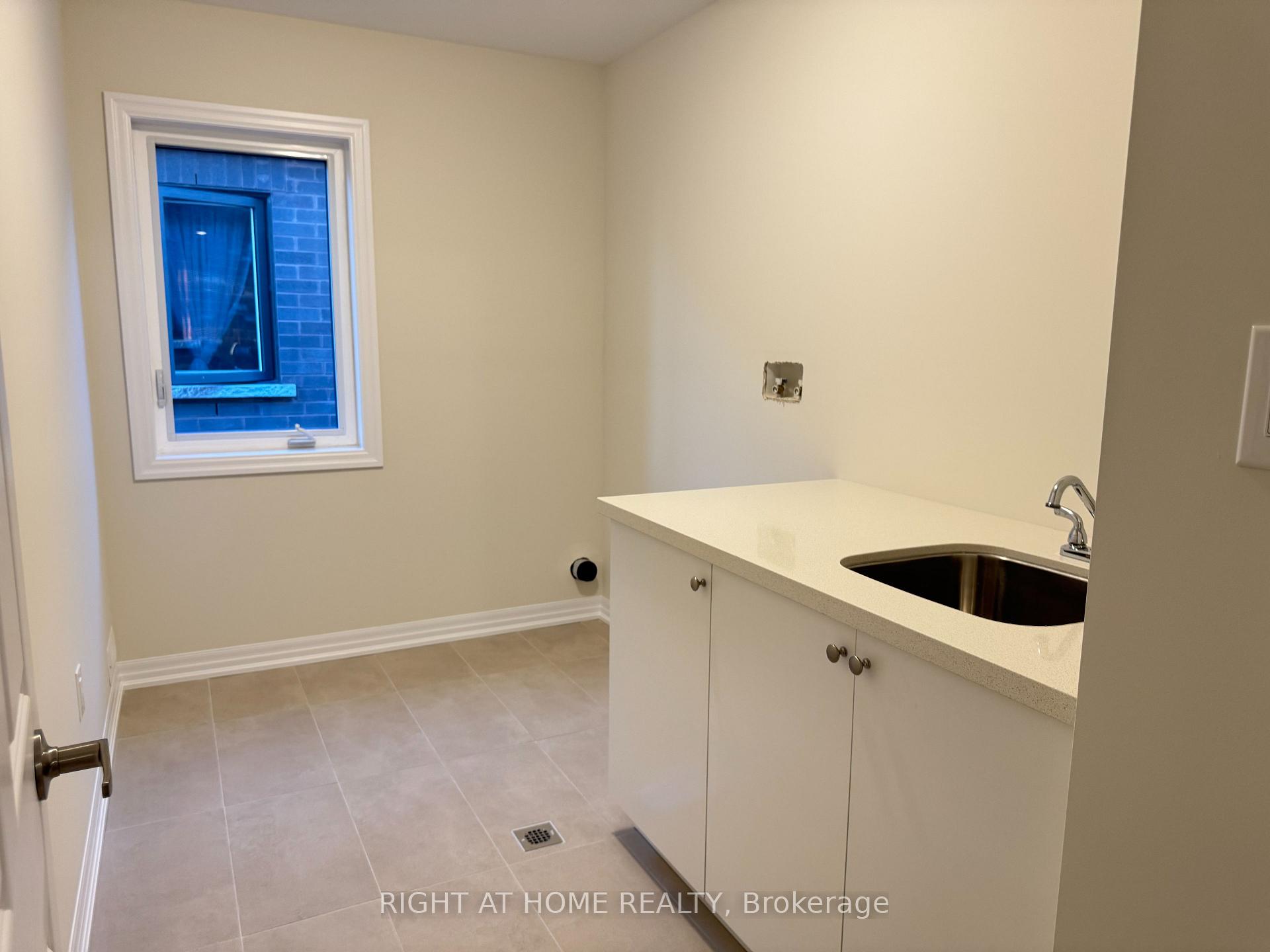 Photo 10 of 211 Sutherland Street S, Clearview, Stayner — HOMEH