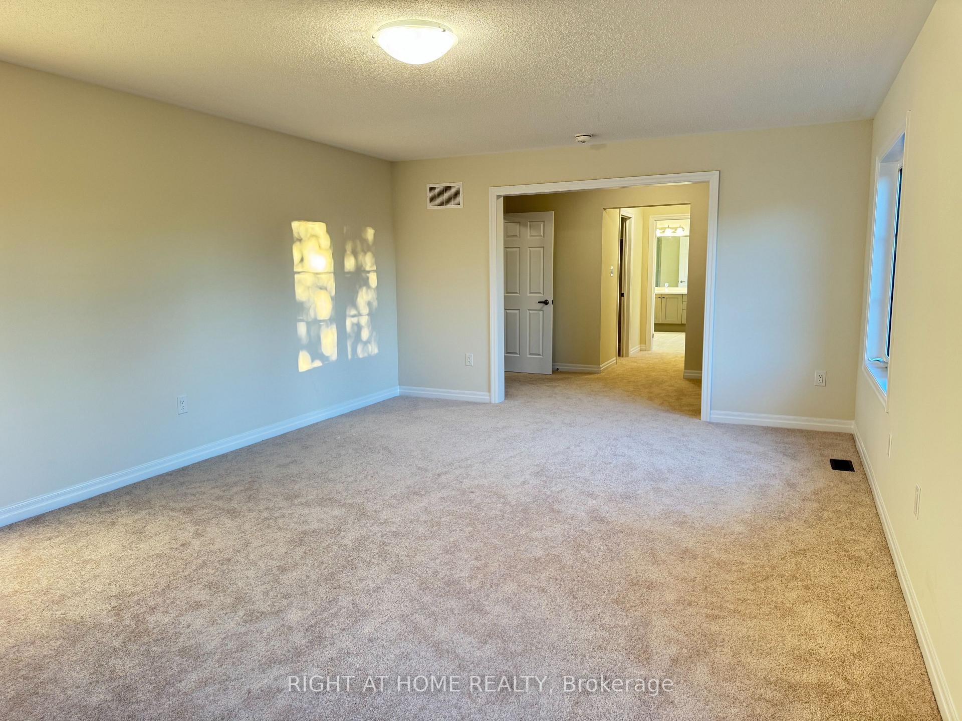 Photo 12 of 211 Sutherland Street S, Clearview, Stayner — HOMEH