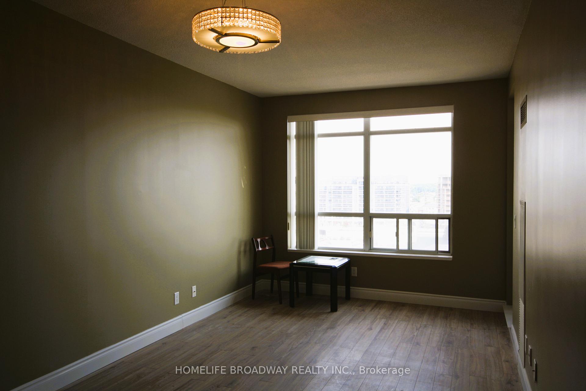 Photo 4 of Unit Lph01, 37 Galleria Parkway, Markham, Commerce Valley — HOMEH