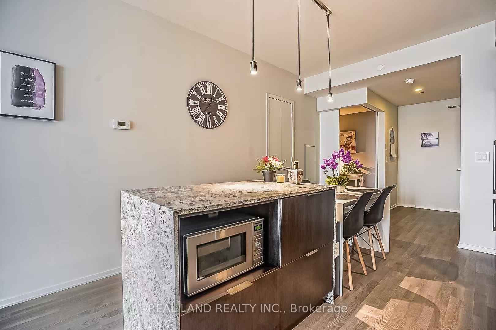 Photo 7 of Unit 2108, 1 Bloor Street E, Toronto, Church-Yonge Corridor — HOMEH