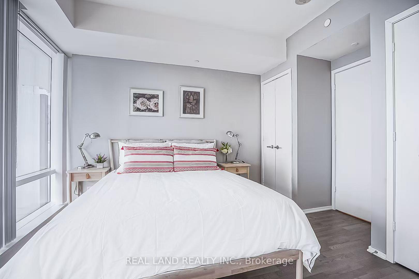 Photo 10 of Unit 2108, 1 Bloor Street E, Toronto, Church-Yonge Corridor — HOMEH