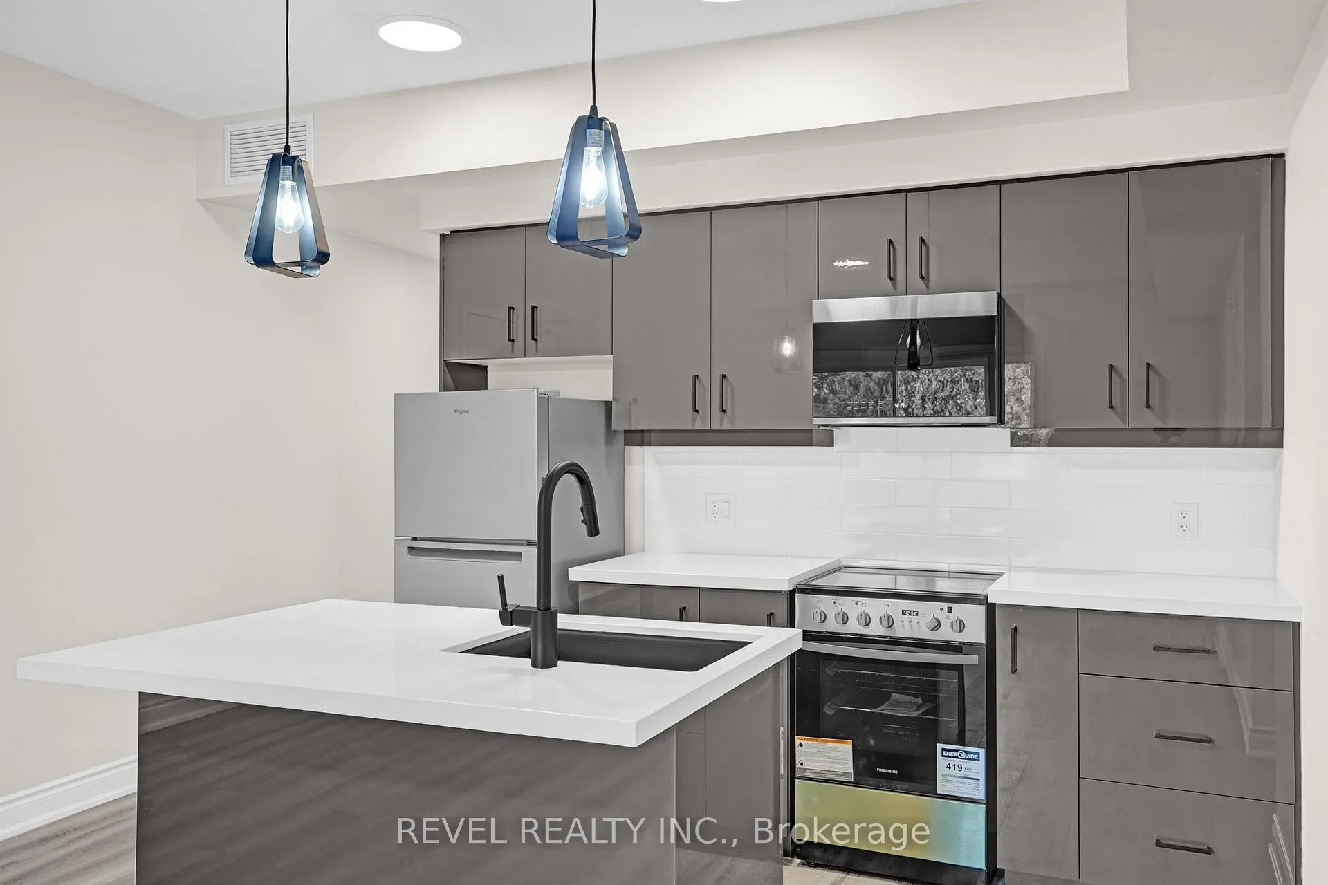 Photo 8 of Unit 2D, 261 King Street E, Hamilton, Stoney Creek — HOMEH