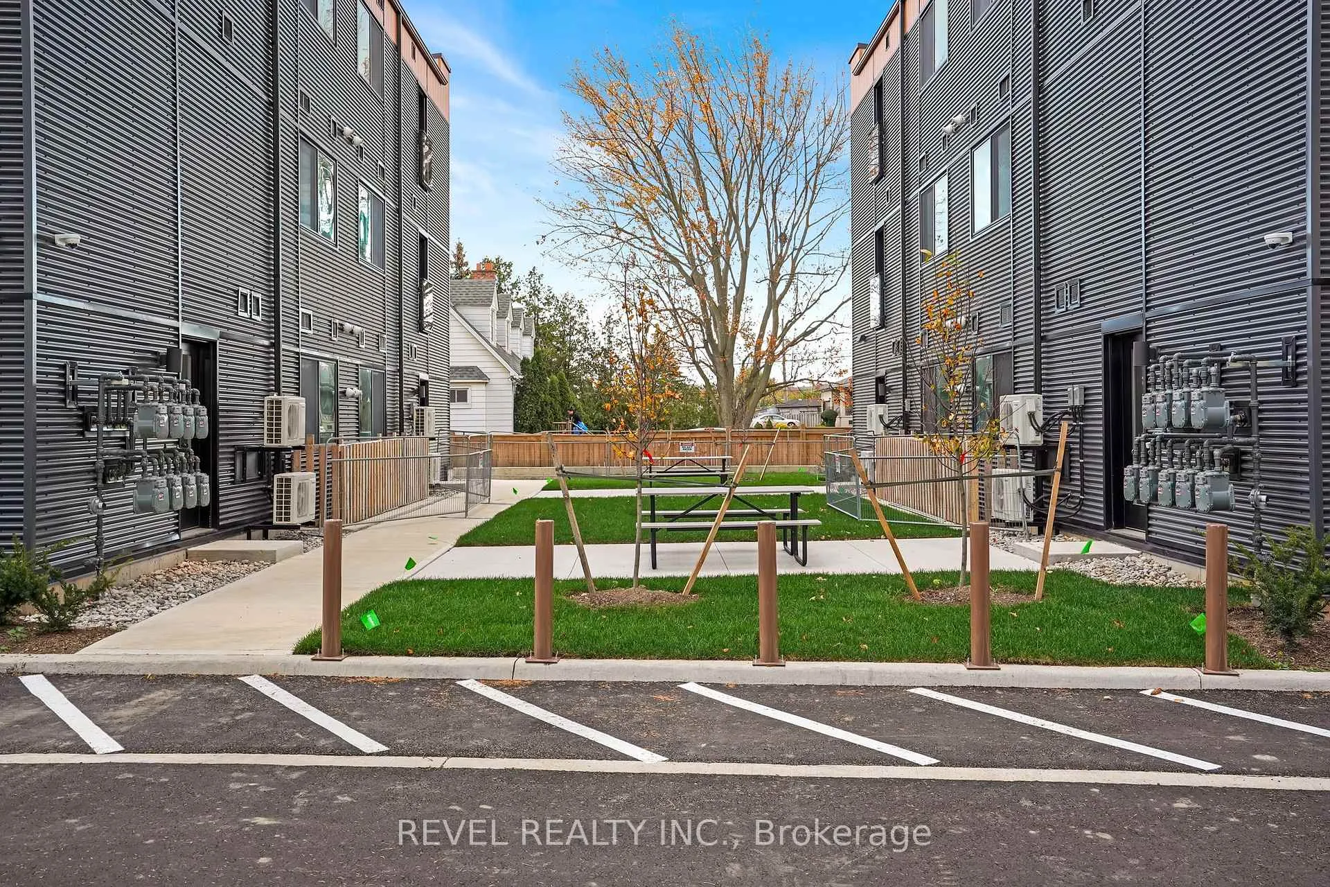 Photo 23 of Unit 2D, 261 King Street E, Hamilton, Stoney Creek — HOMEH