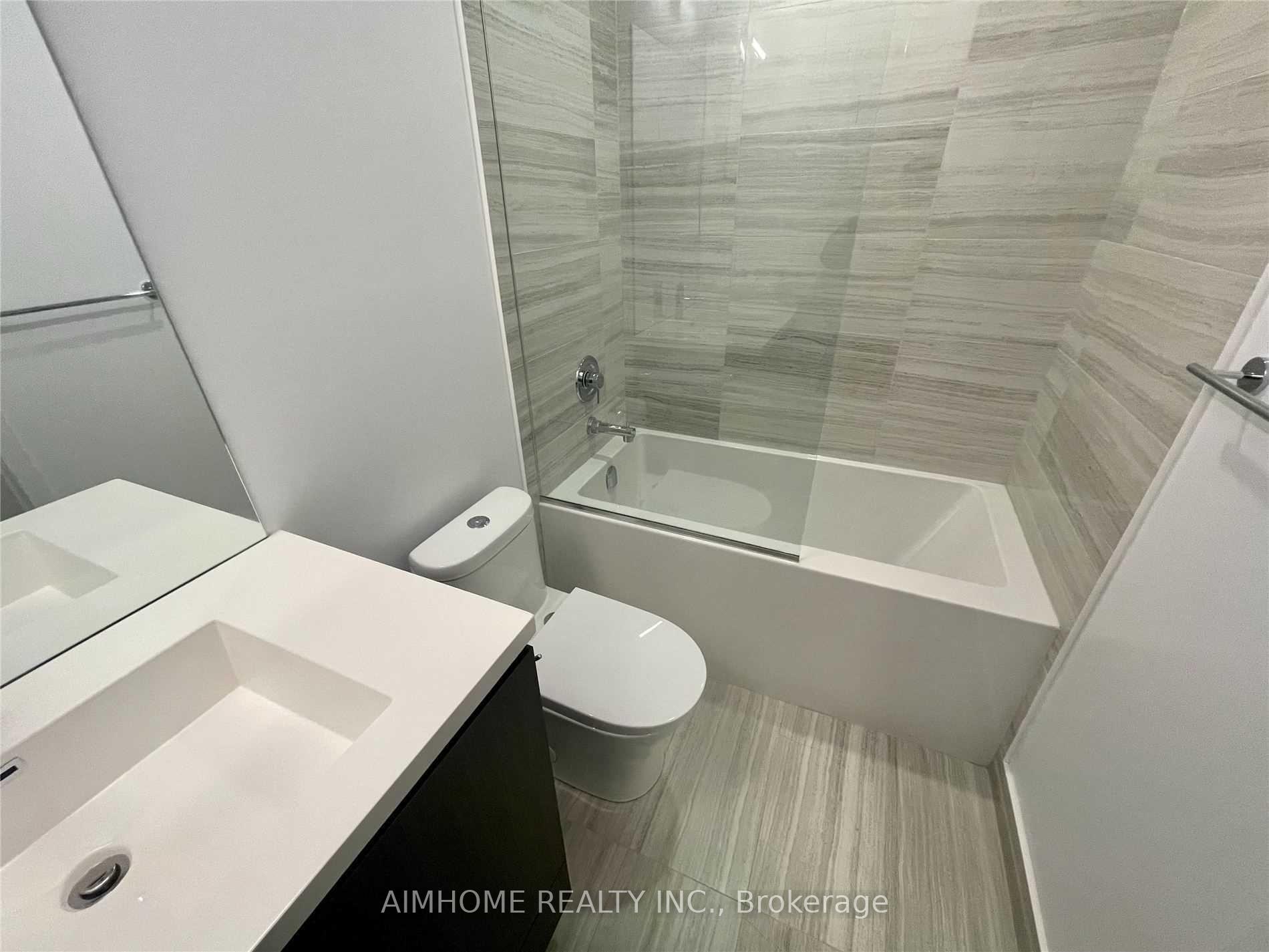 Photo 3 of Unit 820, 10 Honeycrisp Crescent, Vaughan, Vaughan Corporate Centre — HOMEH
