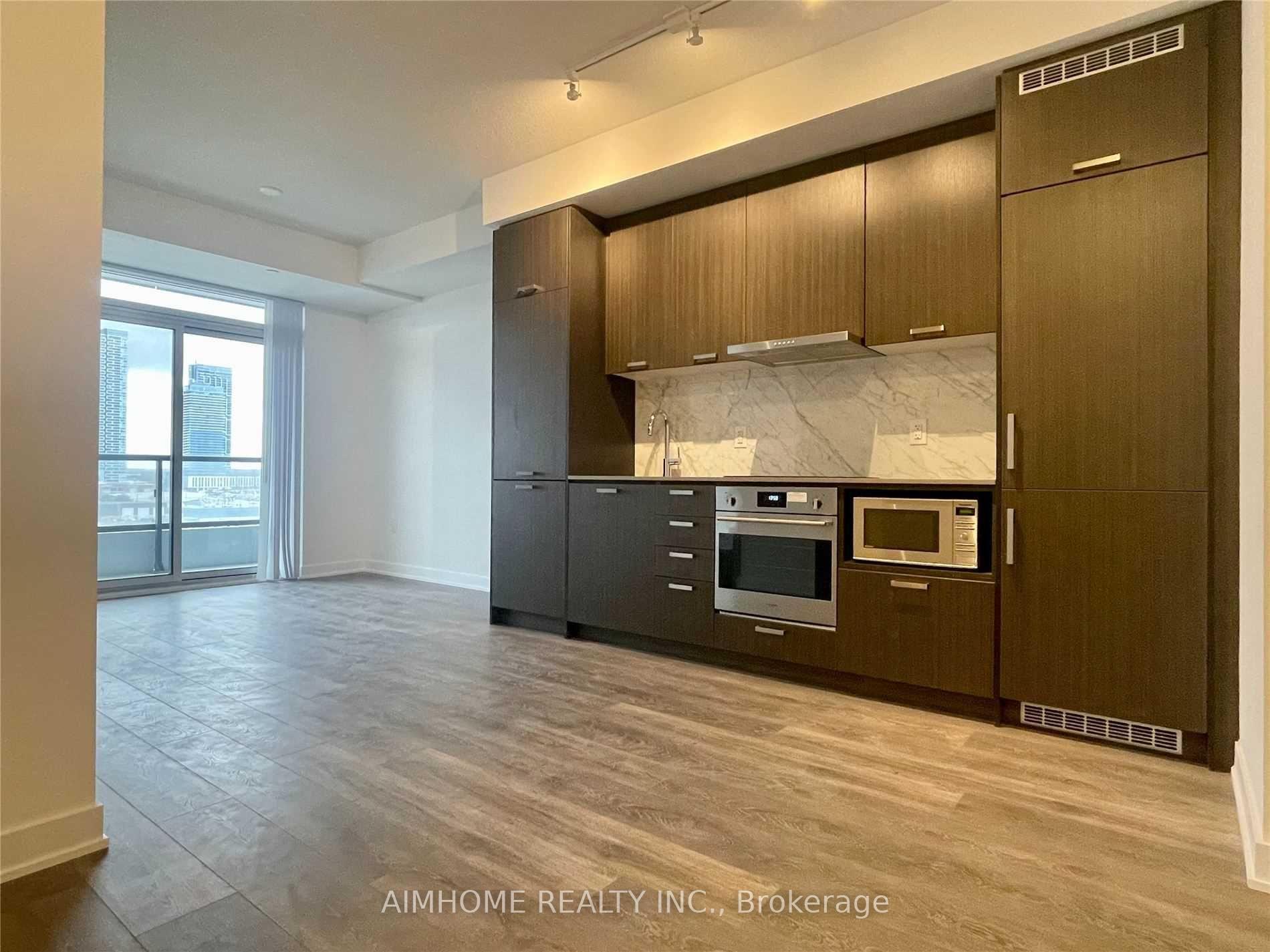 Photo 6 of Unit 820, 10 Honeycrisp Crescent, Vaughan, Vaughan Corporate Centre — HOMEH