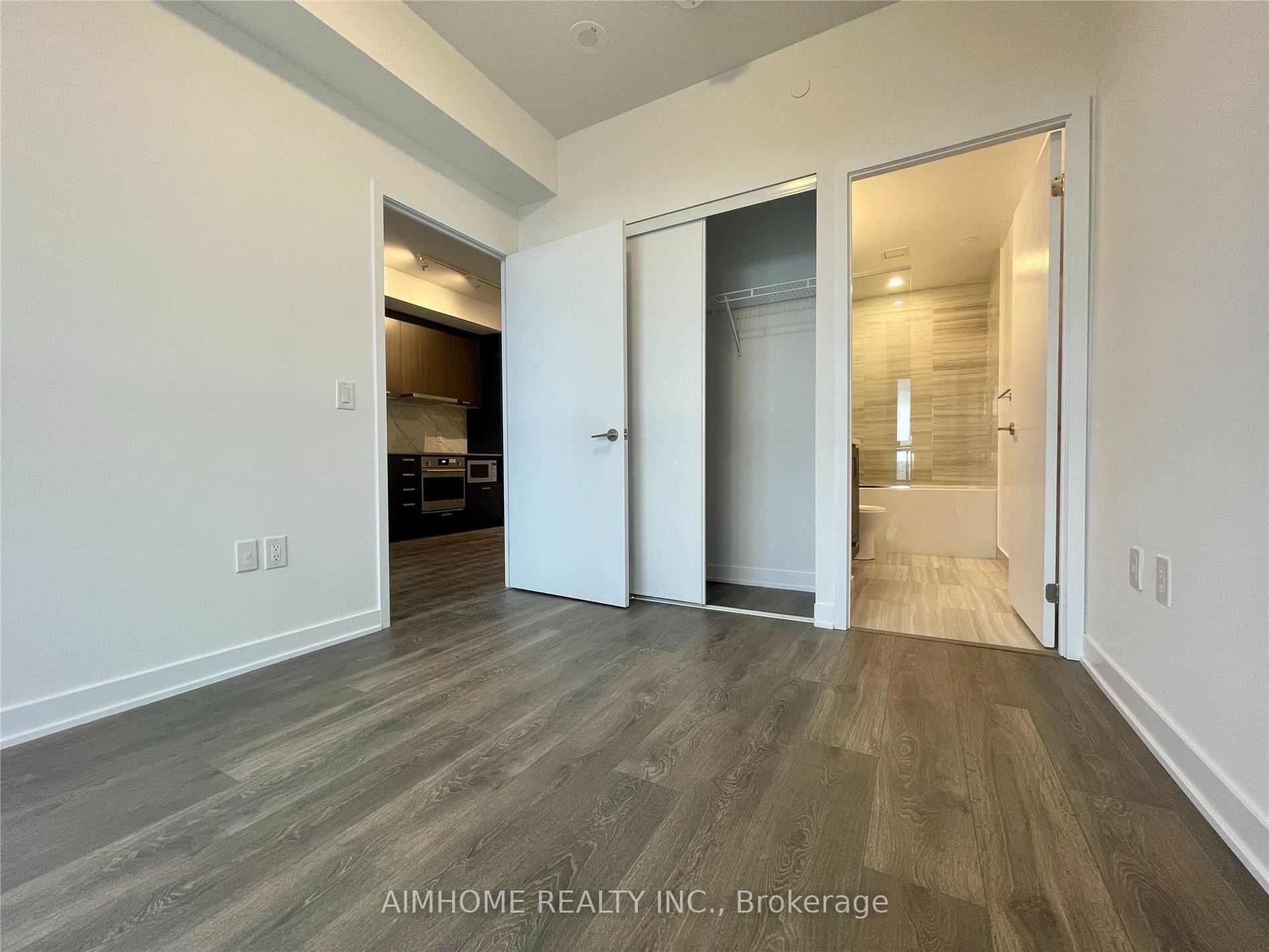 Photo 10 of Unit 820, 10 Honeycrisp Crescent, Vaughan, Vaughan Corporate Centre — HOMEH