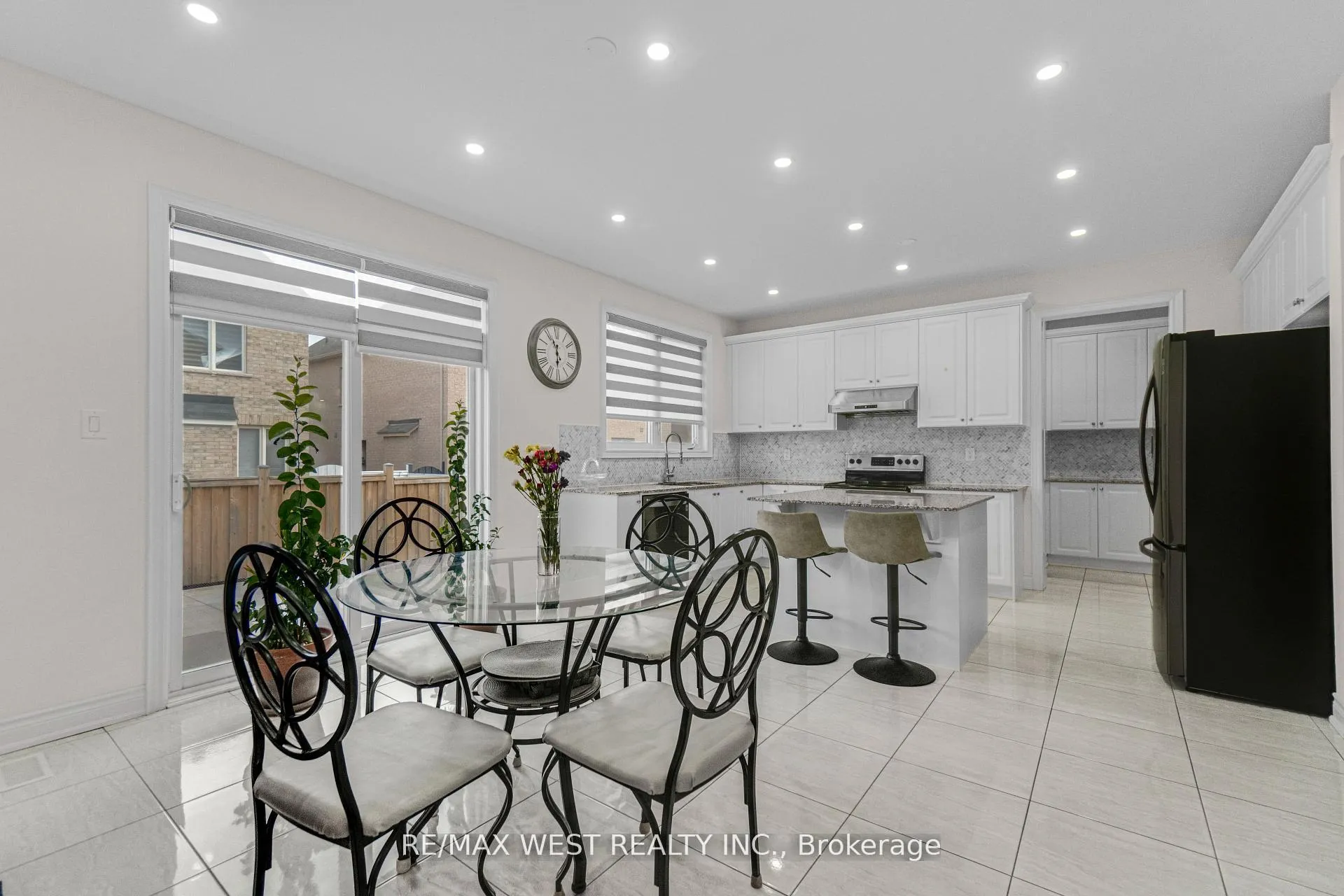 Photo 6 of 5 Aries Street, Brampton, Credit Valley — HOMEH