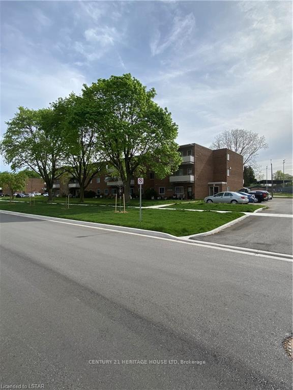 Front of Unit 303, 41 Parkside Drive