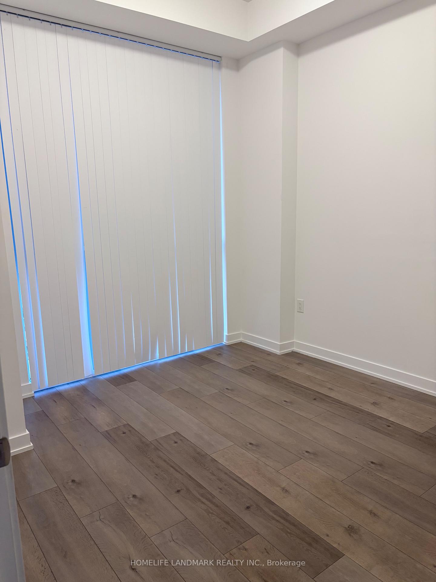 Photo 4 of Unit 319, 60 Honeycrisp Crescent, Vaughan, Vaughan Corporate Centre — HOMEH