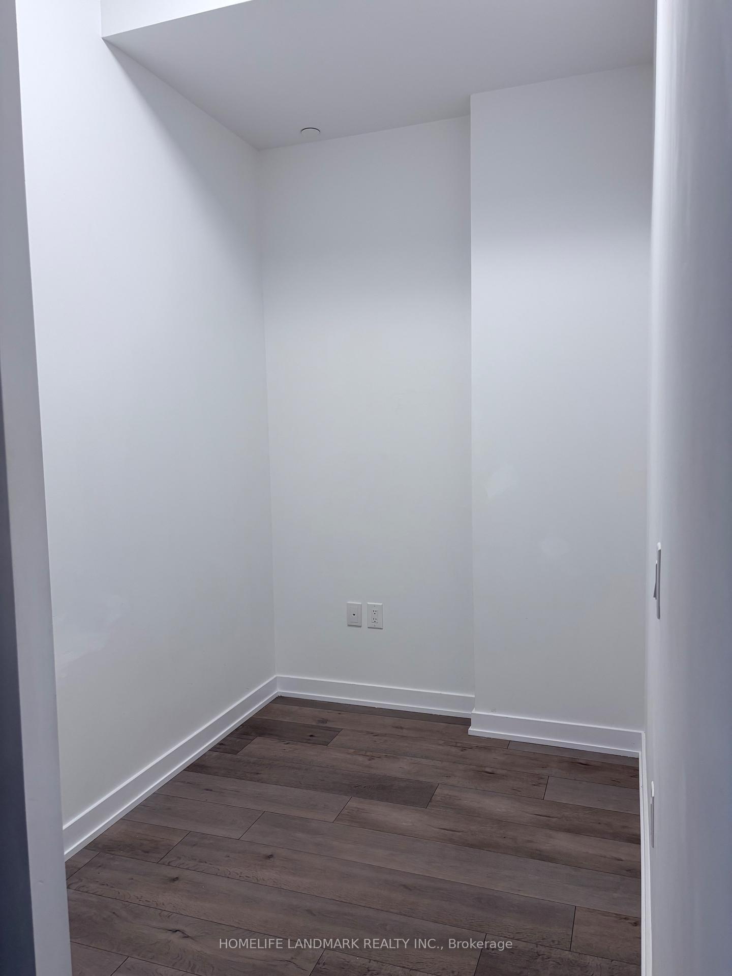 Photo 5 of Unit 319, 60 Honeycrisp Crescent, Vaughan, Vaughan Corporate Centre — HOMEH
