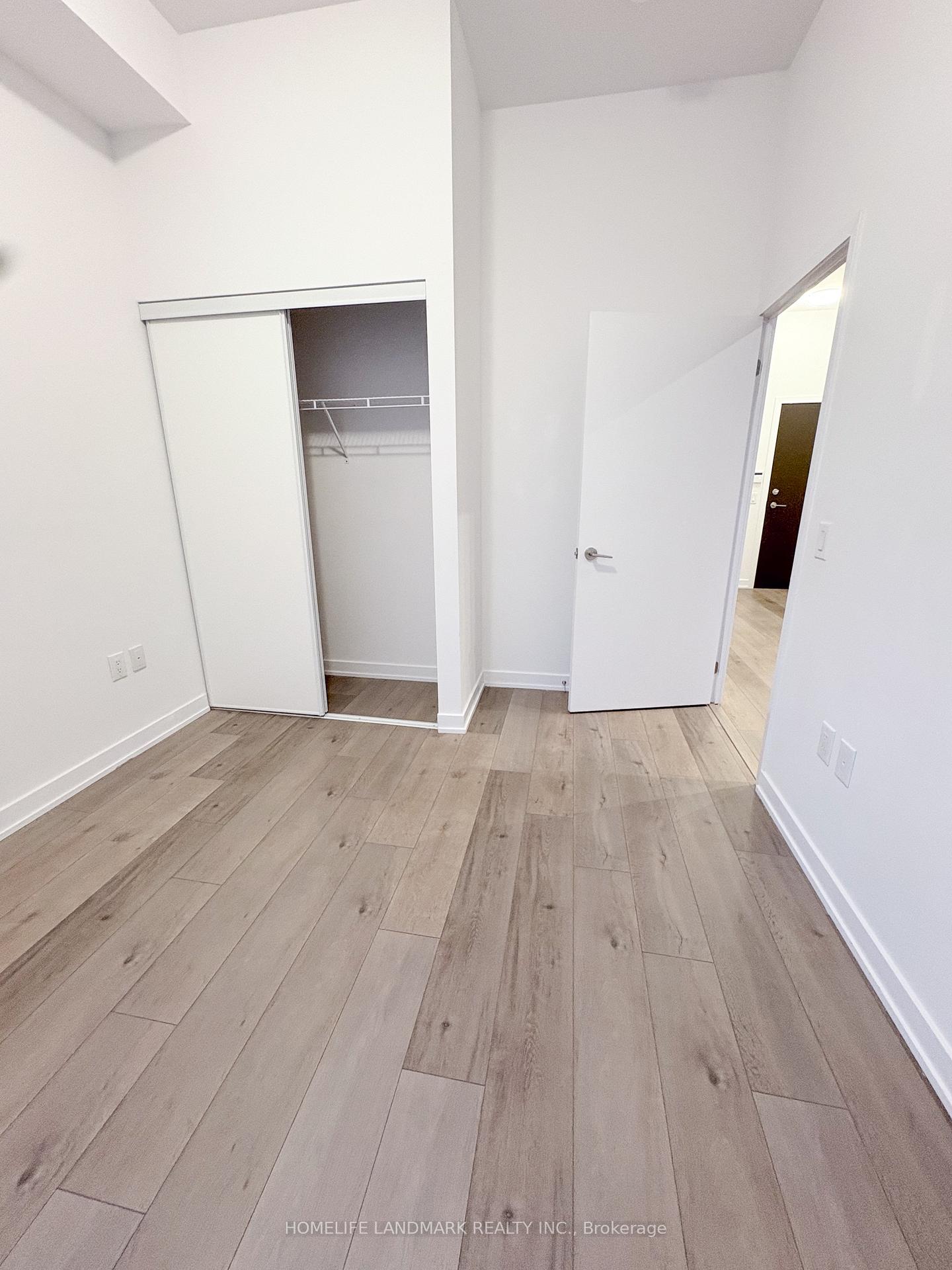 Photo 6 of Unit 319, 60 Honeycrisp Crescent, Vaughan, Vaughan Corporate Centre — HOMEH