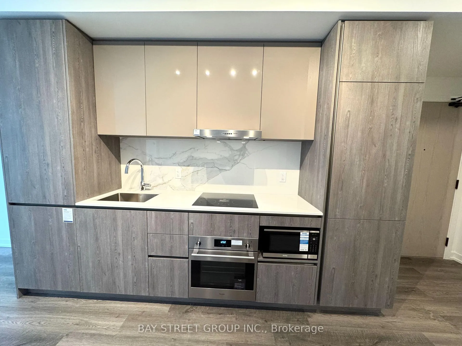 Photo 5 of Unit 4601, 8 Interchange Way, Vaughan, Vaughan Corporate Centre — HOMEH
