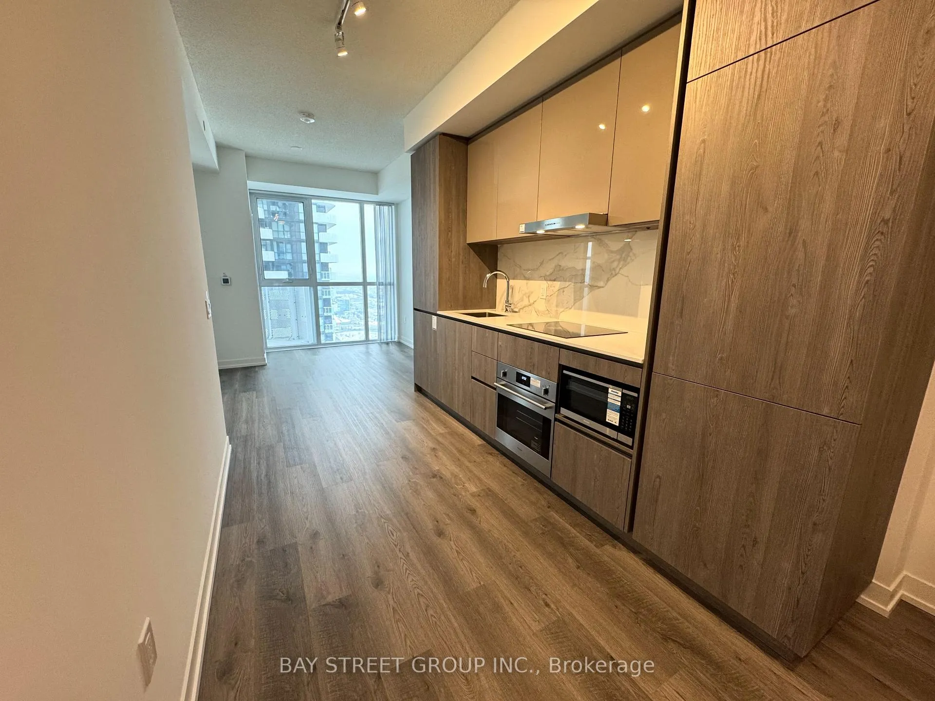 Photo 6 of Unit 4601, 8 Interchange Way, Vaughan, Vaughan Corporate Centre — HOMEH