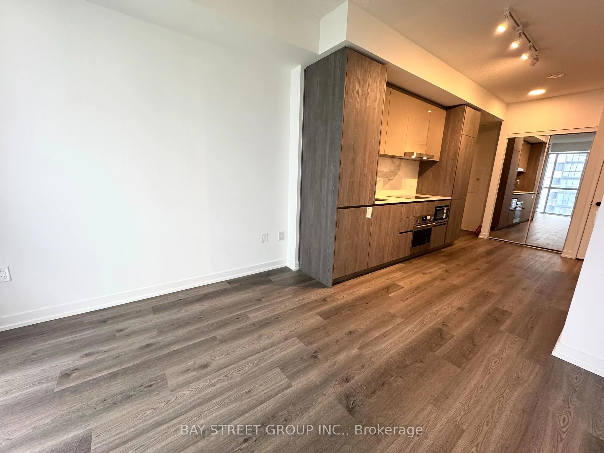 Photo 8 of Unit 4601, 8 Interchange Way, Vaughan, Vaughan Corporate Centre — HOMEH