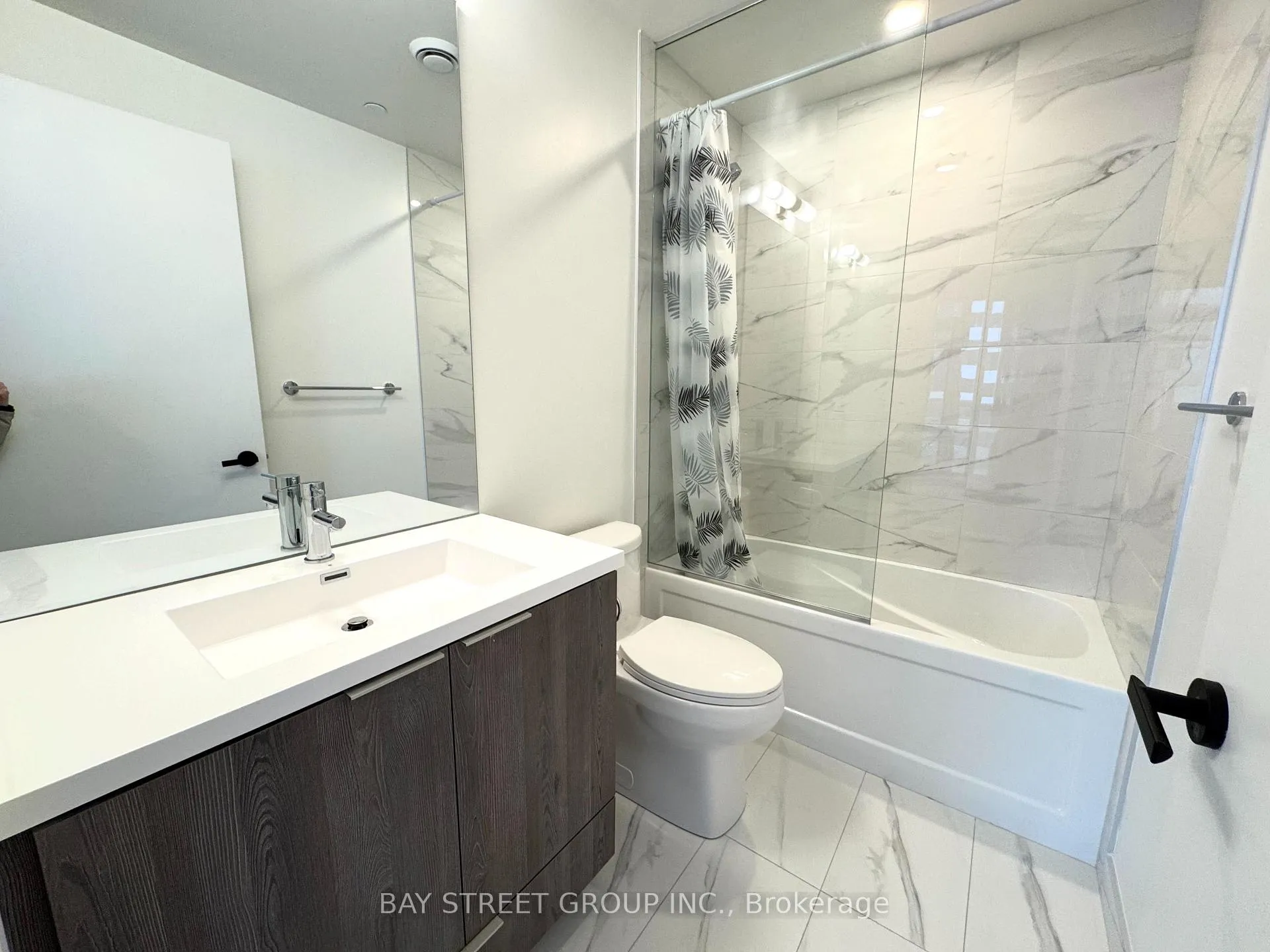 Photo 11 of Unit 4601, 8 Interchange Way, Vaughan, Vaughan Corporate Centre — HOMEH
