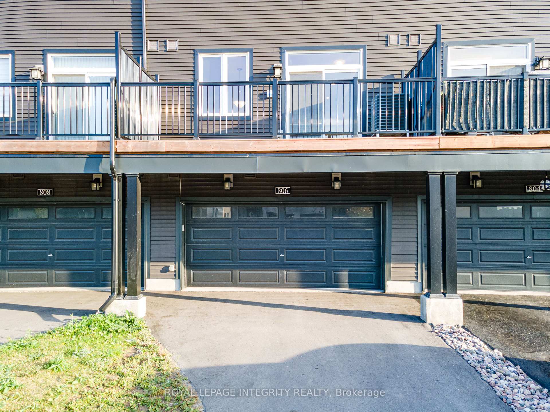 Photo 9 of 806 Everbloom Lane, Ottawa, Barrhaven - Heritage Park — HOMEH