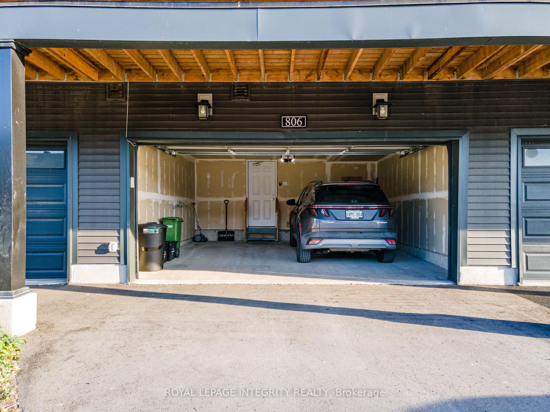 Photo 6 of 806 Everbloom Lane, Ottawa, Barrhaven - Heritage Park — HOMEH