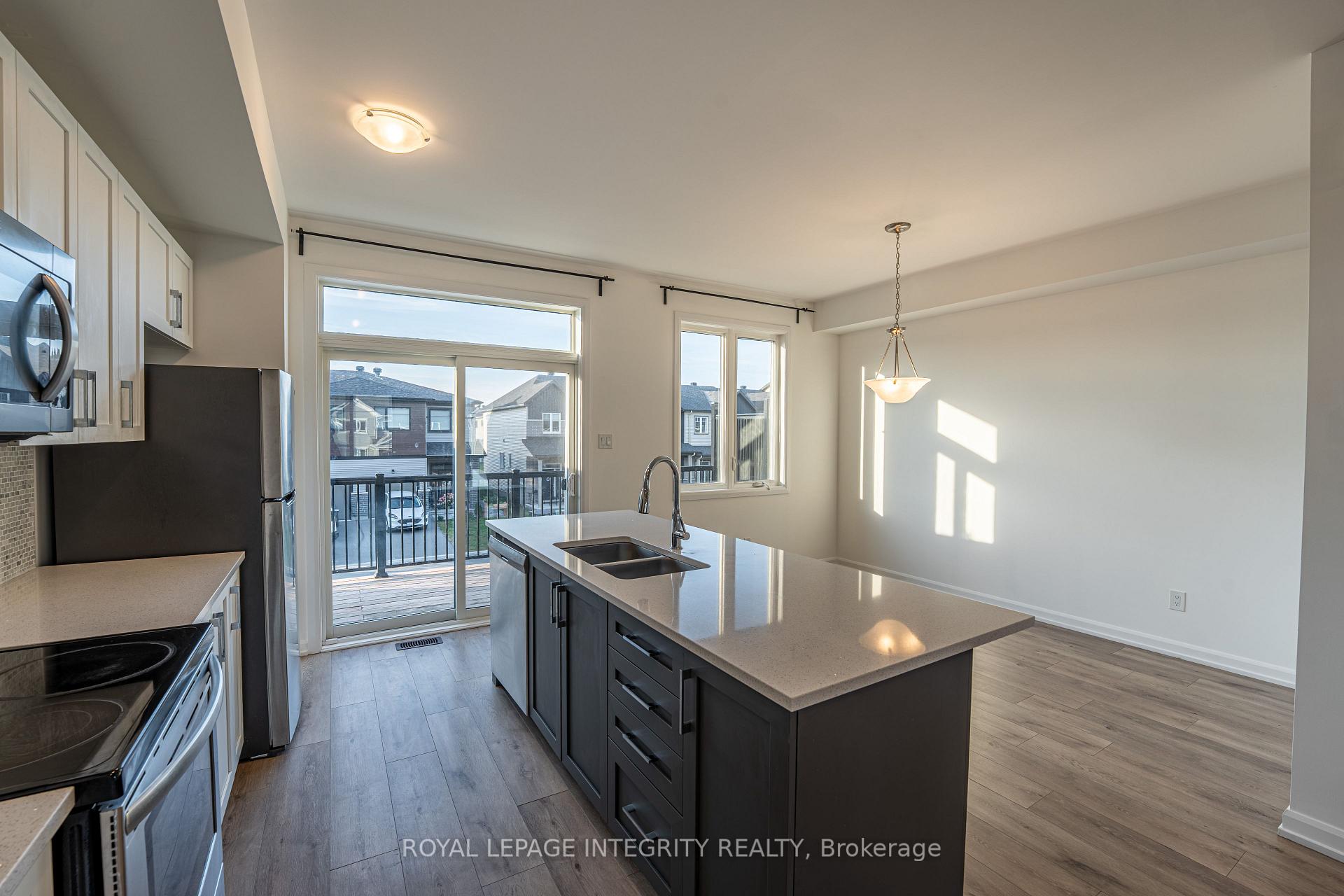 Photo 12 of 806 Everbloom Lane, Ottawa, Barrhaven - Heritage Park — HOMEH