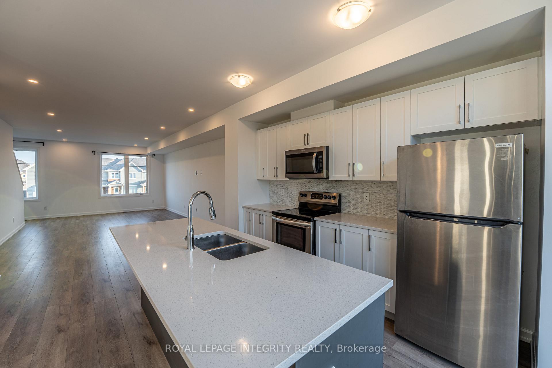Photo 18 of 806 Everbloom Lane, Ottawa, Barrhaven - Heritage Park — HOMEH