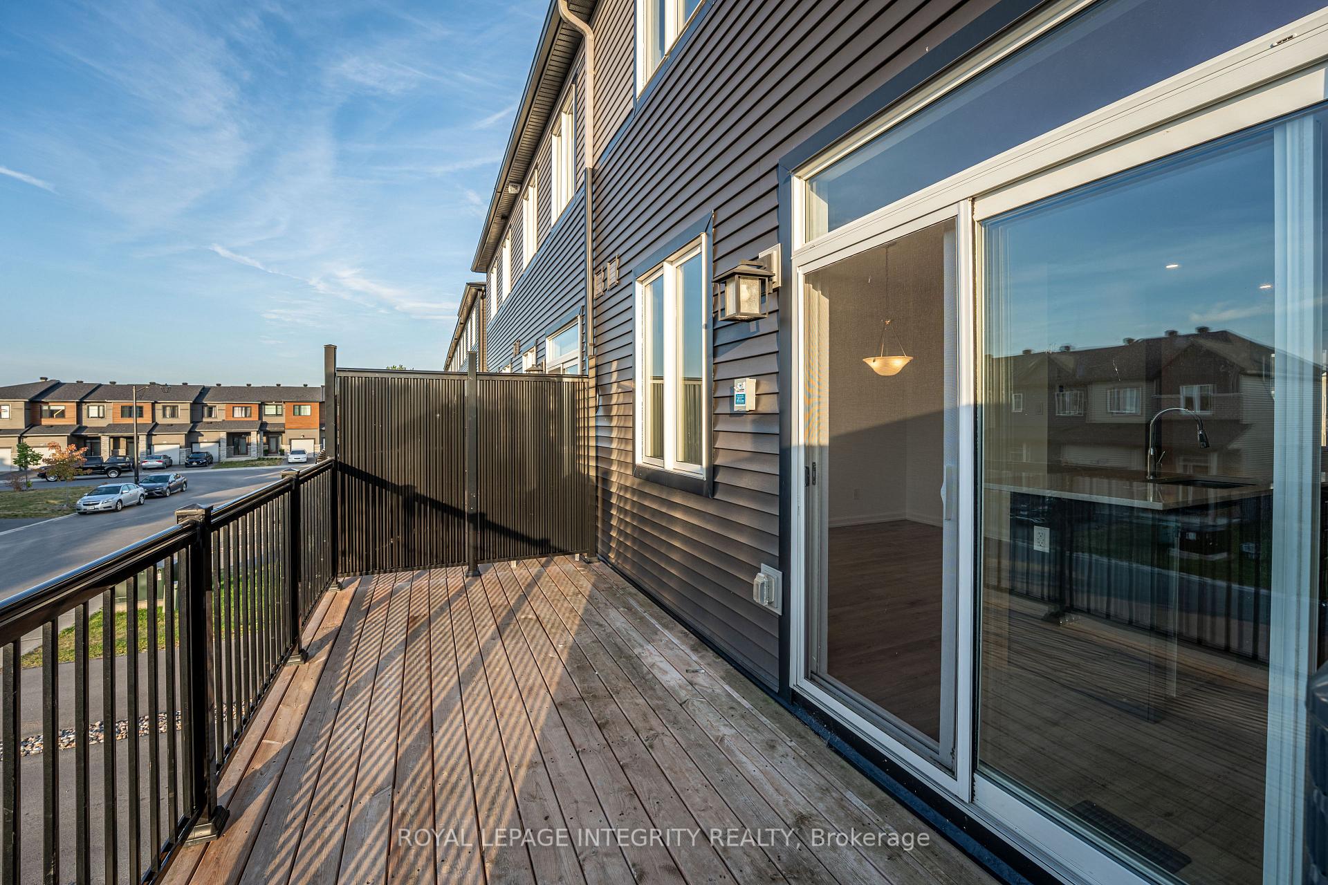 Photo 14 of 806 Everbloom Lane, Ottawa, Barrhaven - Heritage Park — HOMEH