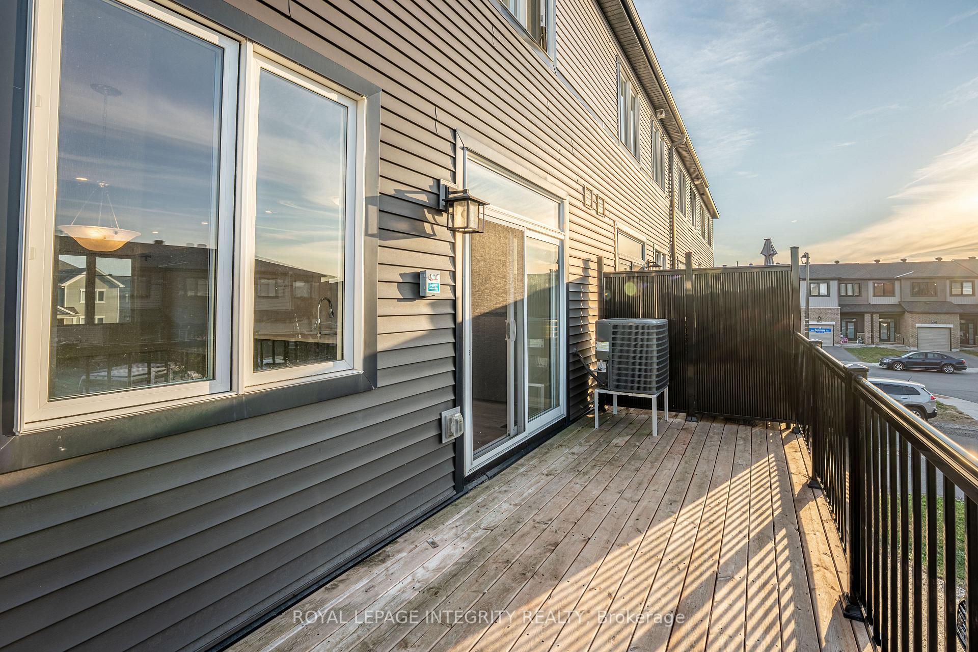 Photo 15 of 806 Everbloom Lane, Ottawa, Barrhaven - Heritage Park — HOMEH