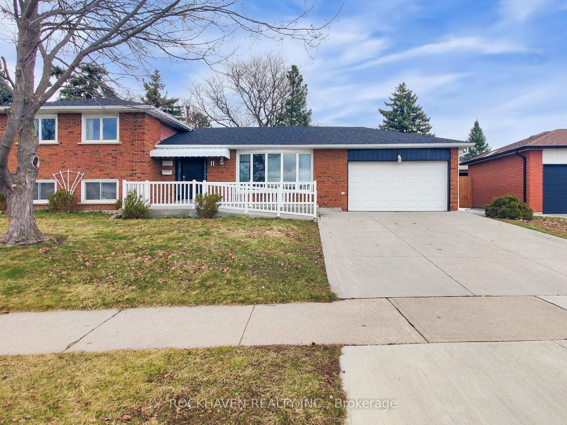 Photo 4 of 11 Meadowland Gate, Brampton, Brampton East — HOMEH