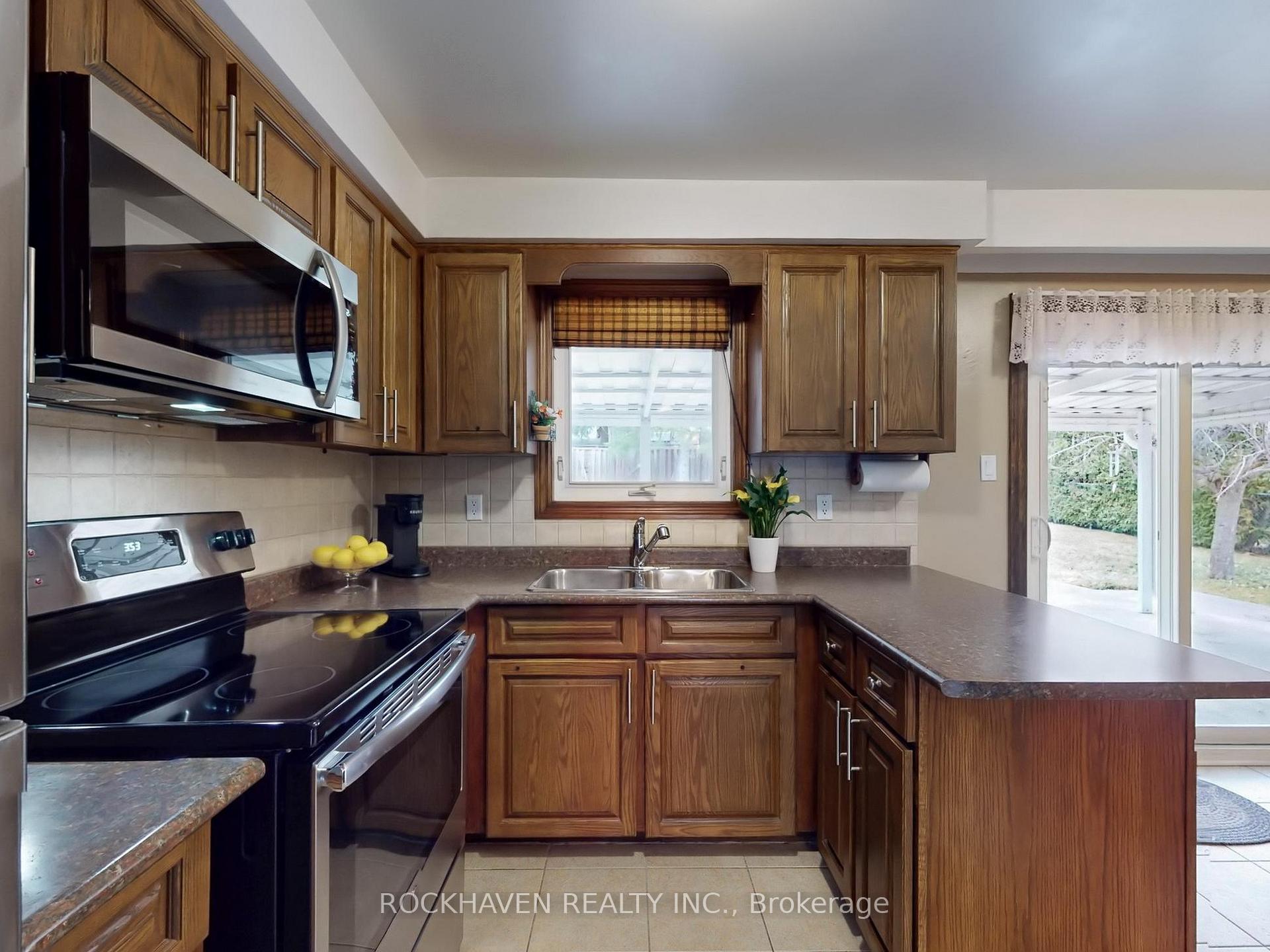 Photo 20 of 11 Meadowland Gate, Brampton, Brampton East — HOMEH