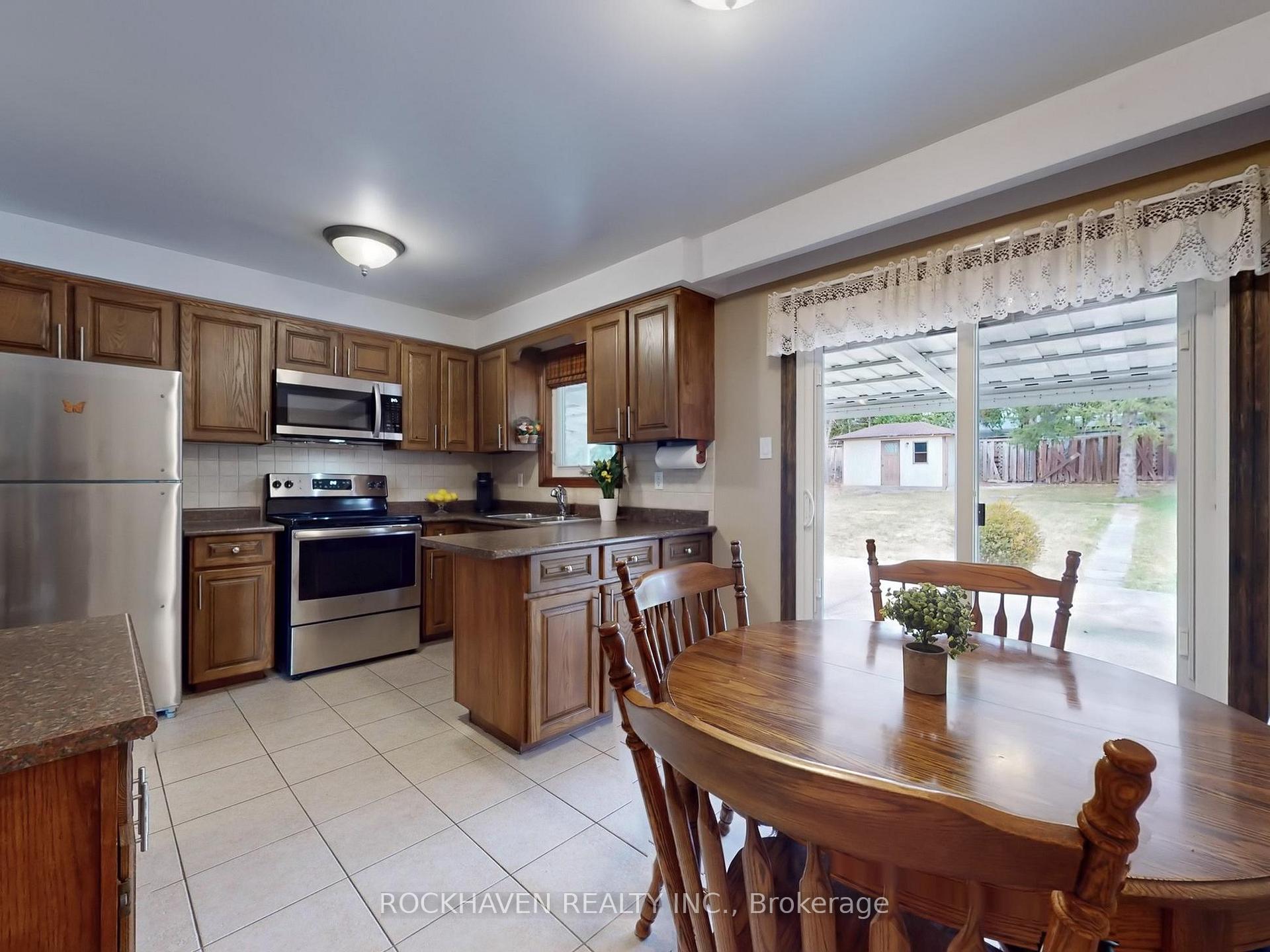 Photo 7 of 11 Meadowland Gate, Brampton, Brampton East — HOMEH