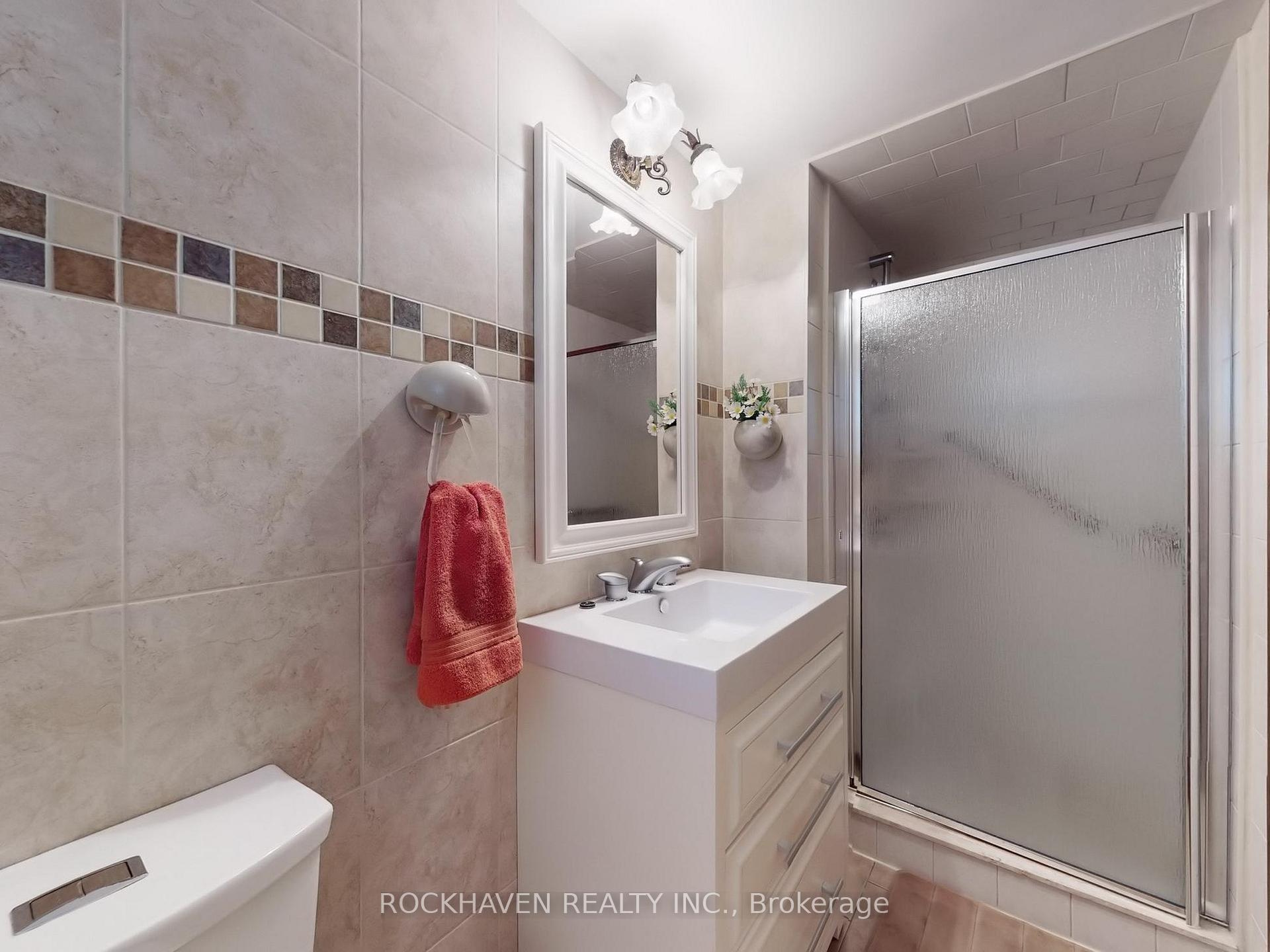 Photo 14 of 11 Meadowland Gate, Brampton, Brampton East — HOMEH