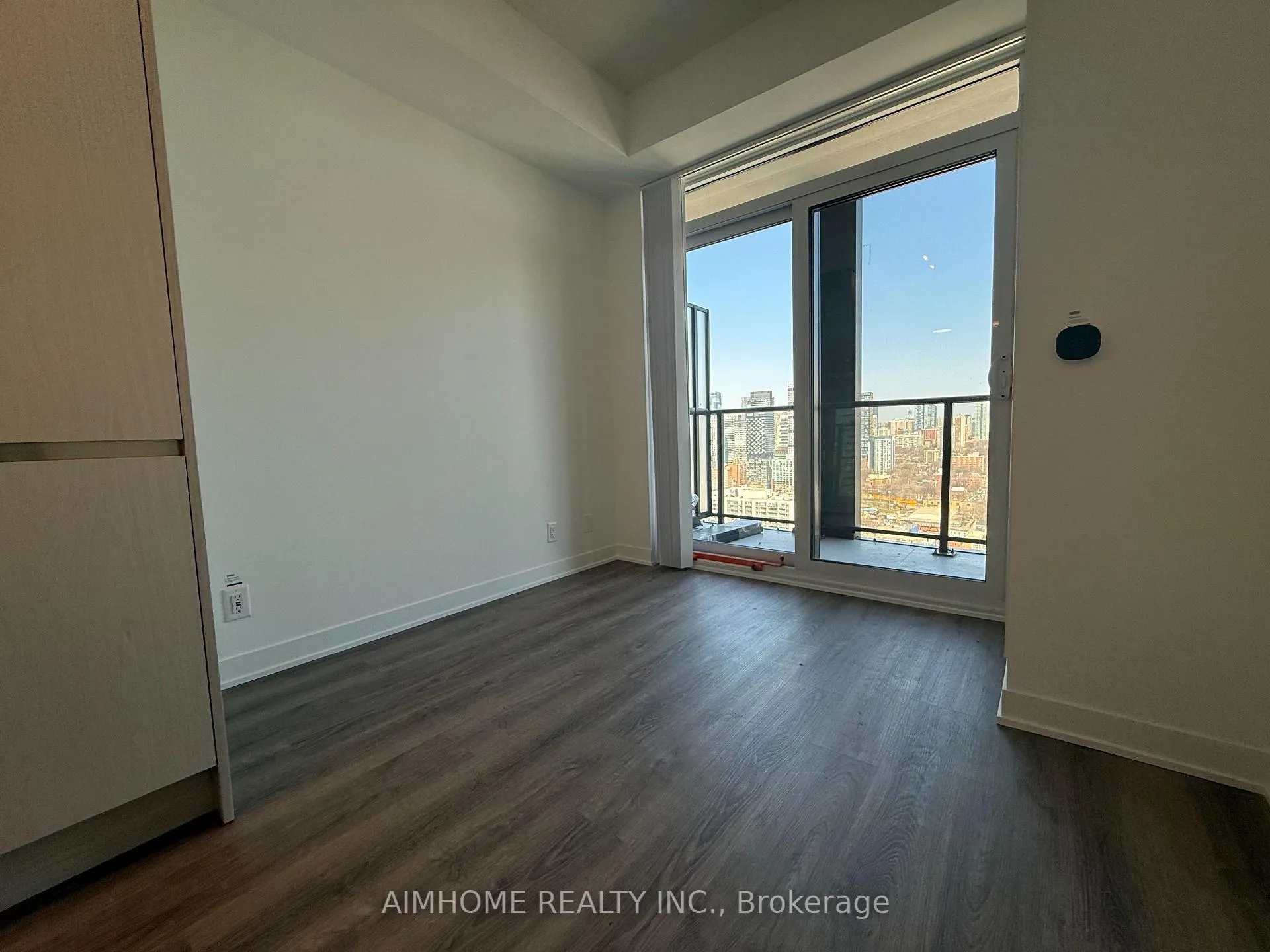 Photo 4 of Unit 3502, 180 Front Street E, Toronto, Moss Park — HOMEH