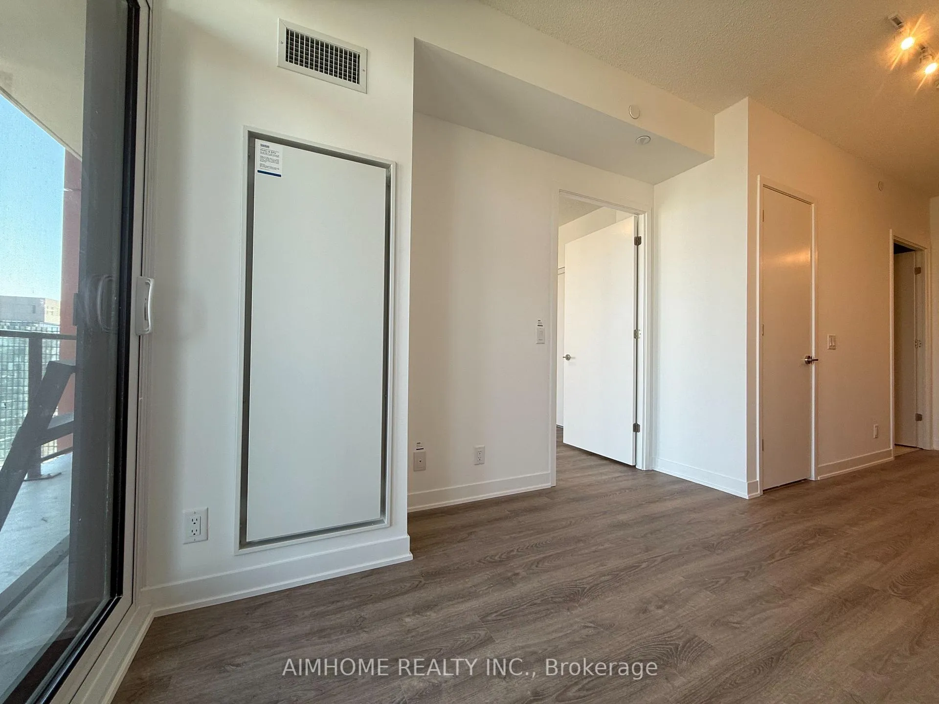 Photo 5 of Unit 3502, 180 Front Street E, Toronto, Moss Park — HOMEH